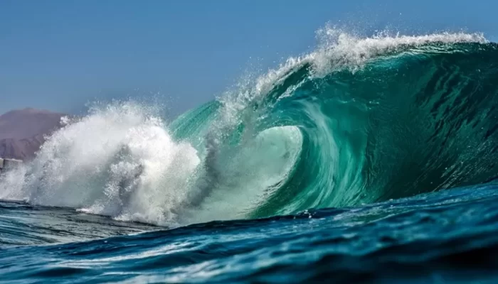 BMKG : Peringatan Dini Gelombang Tinggi Laut Sulawesi – Papua