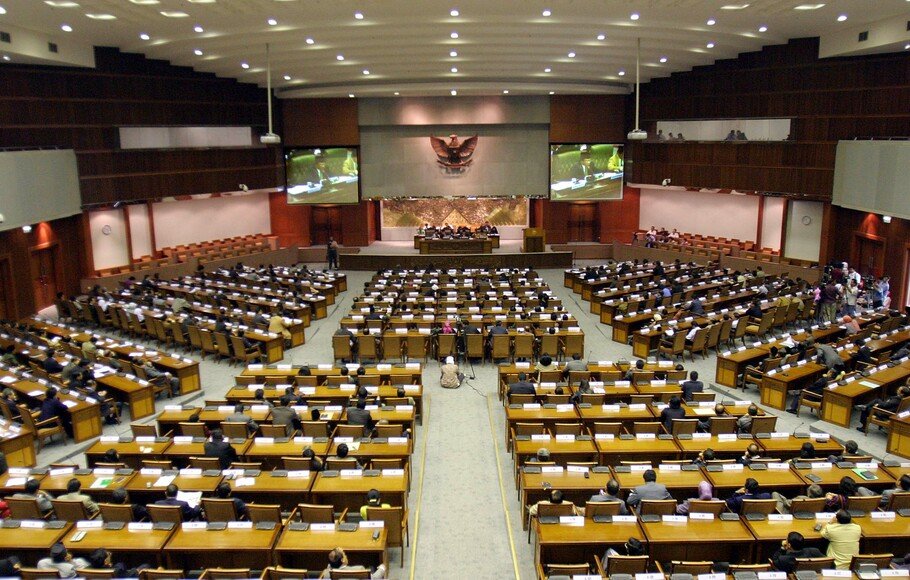 Meski 5 Tahun Menjabat Anggota DPR Akan Terima Gaji Pensiun