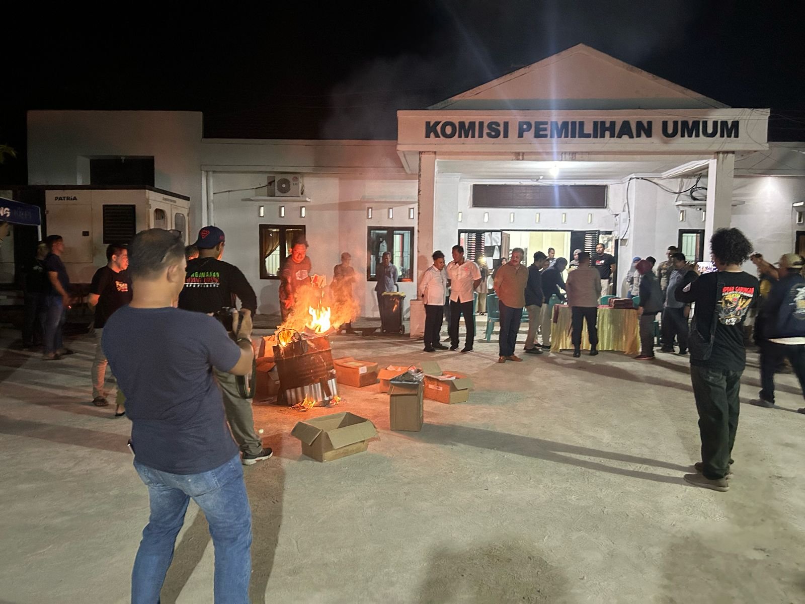 KPU Kabupaten Pinrang memusnahkan ribuan kelebihan surat suara Pemilu 2024