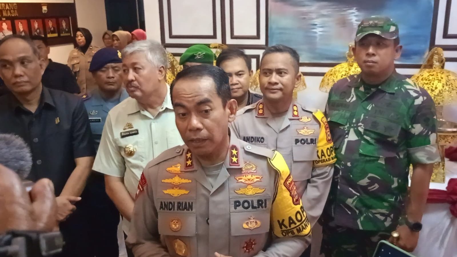 Kepala Polisi Daerah (Kapolda) Provinsi Sulawesi Selatan, Inspektur Jenderal Andi Rian R Djajadi, menegaskan bahwa suasana di 24 kabupaten/kota di Sulawesi Selatan tetap aman dan kondusif