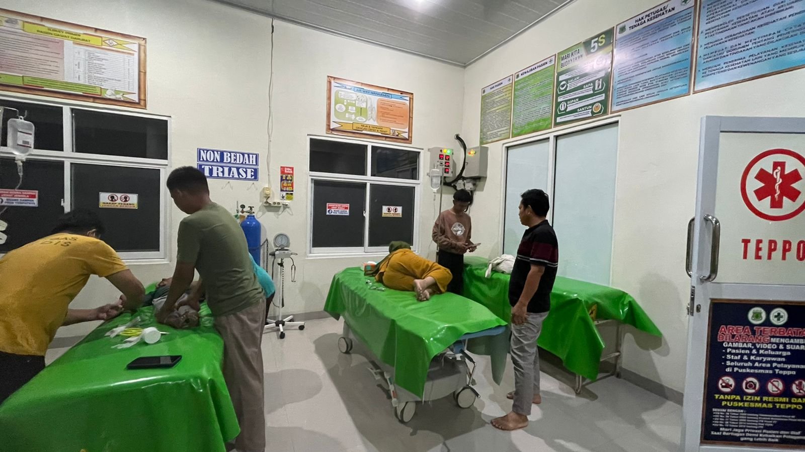 Tiga Anggota KPPS Asal Pinrang Dirawat di Puskesmas Teppo, Kecamatan Patampanua Kabupaten Pinrang (Ist).