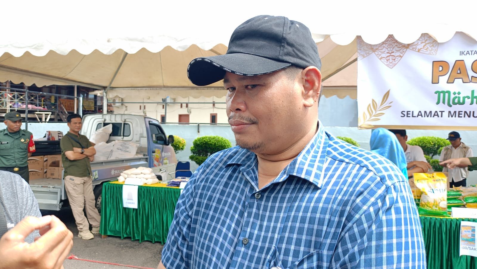 Kepala Bulog Pinrang, Ivan Faisal Jamin Ketersediaan Beras di Pinrang Jelang Lebaran (Dok. Angindai.com).