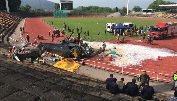 Dua Helikopter Angkatan Laut Malaysia Terlibat Tabrakan, 10 Meninggal