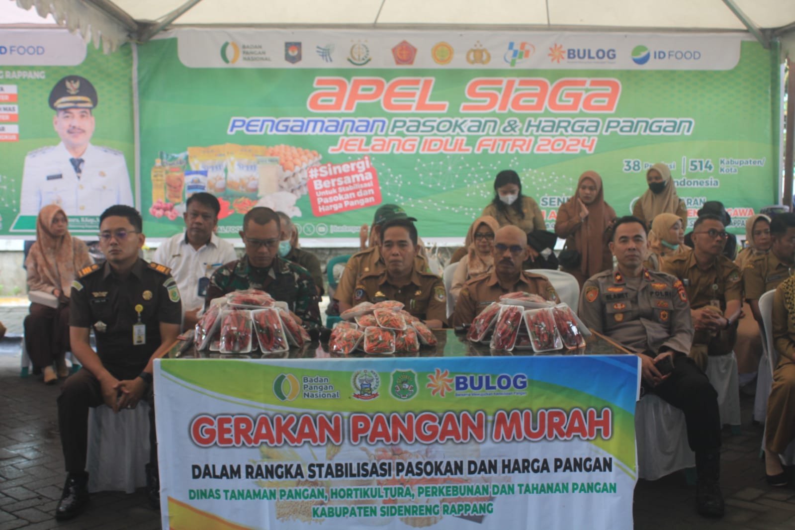 Pemerintah Kabupaten Sidrap bersama jajaran forkopimda mengikuti apel siaga pengamanan pasokan dan harga pangan menjelang Hari Besar Keagamaan Nasional (HBKN) Idul Fitri 1445 Hijriah pada Senin (1/4/2024).