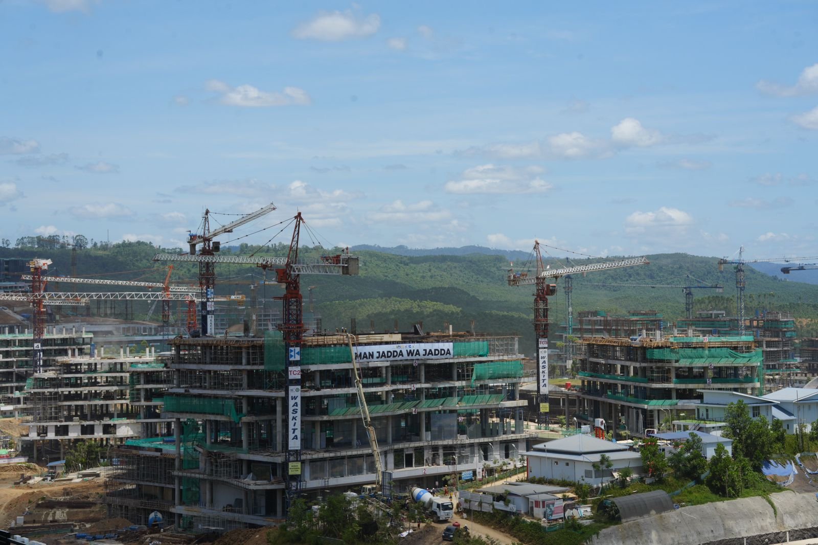 Presiden Joko Widodo (Jokowi) yang akan mulai berkantor di IKN pada bulan Juli 2024