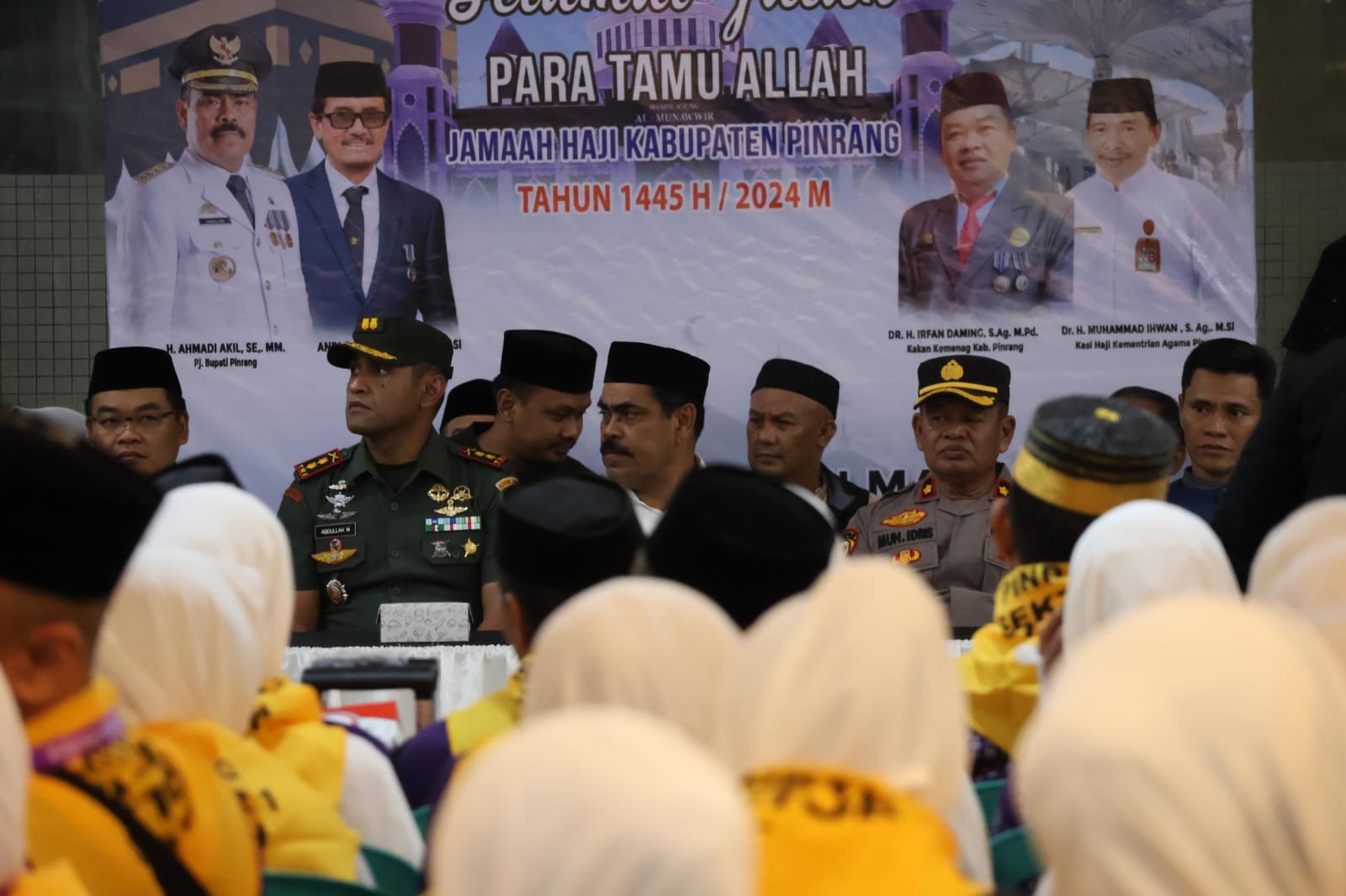 Pj Bupati Pinrang Ahmadi Akil Lepas 392 Jamaah Calon Haji Pinrang (IST).