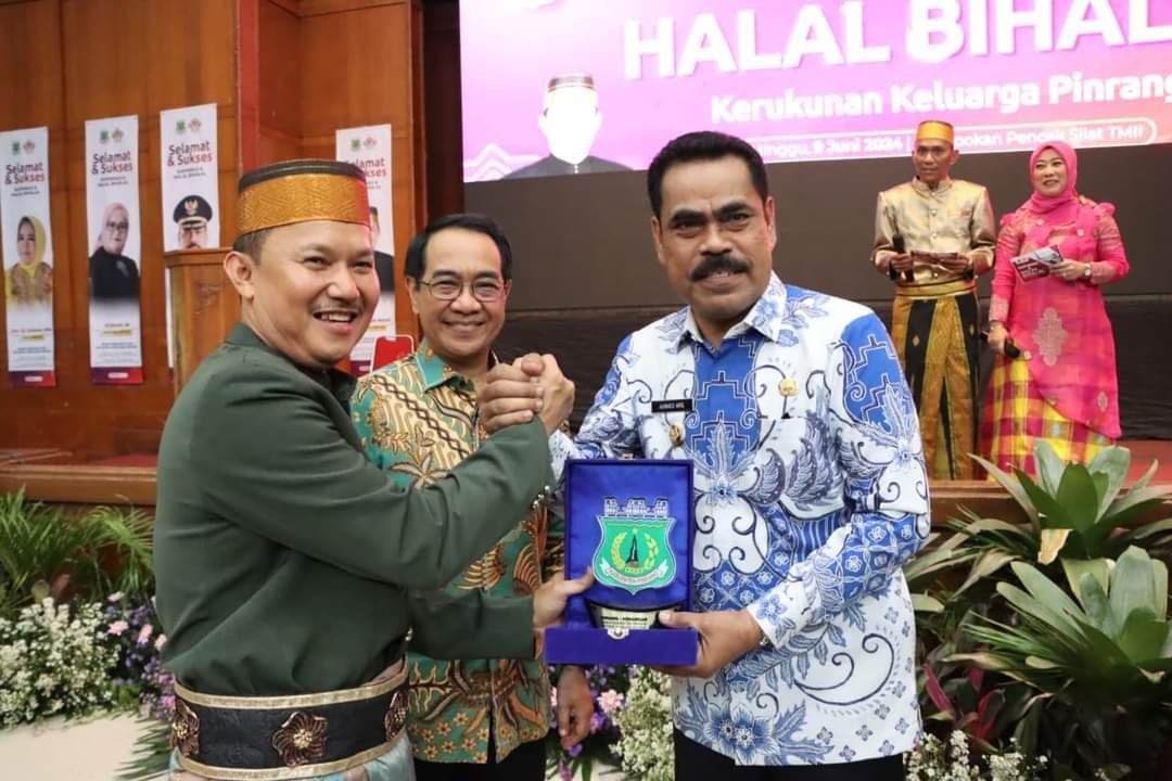 Ketum BPP KKP Abdillah Natsir, Rektor Unhas Prof Jamaluddin Jompa (tengah) dan Pj Bupati Pinrang Ahmadi Akil (IST).