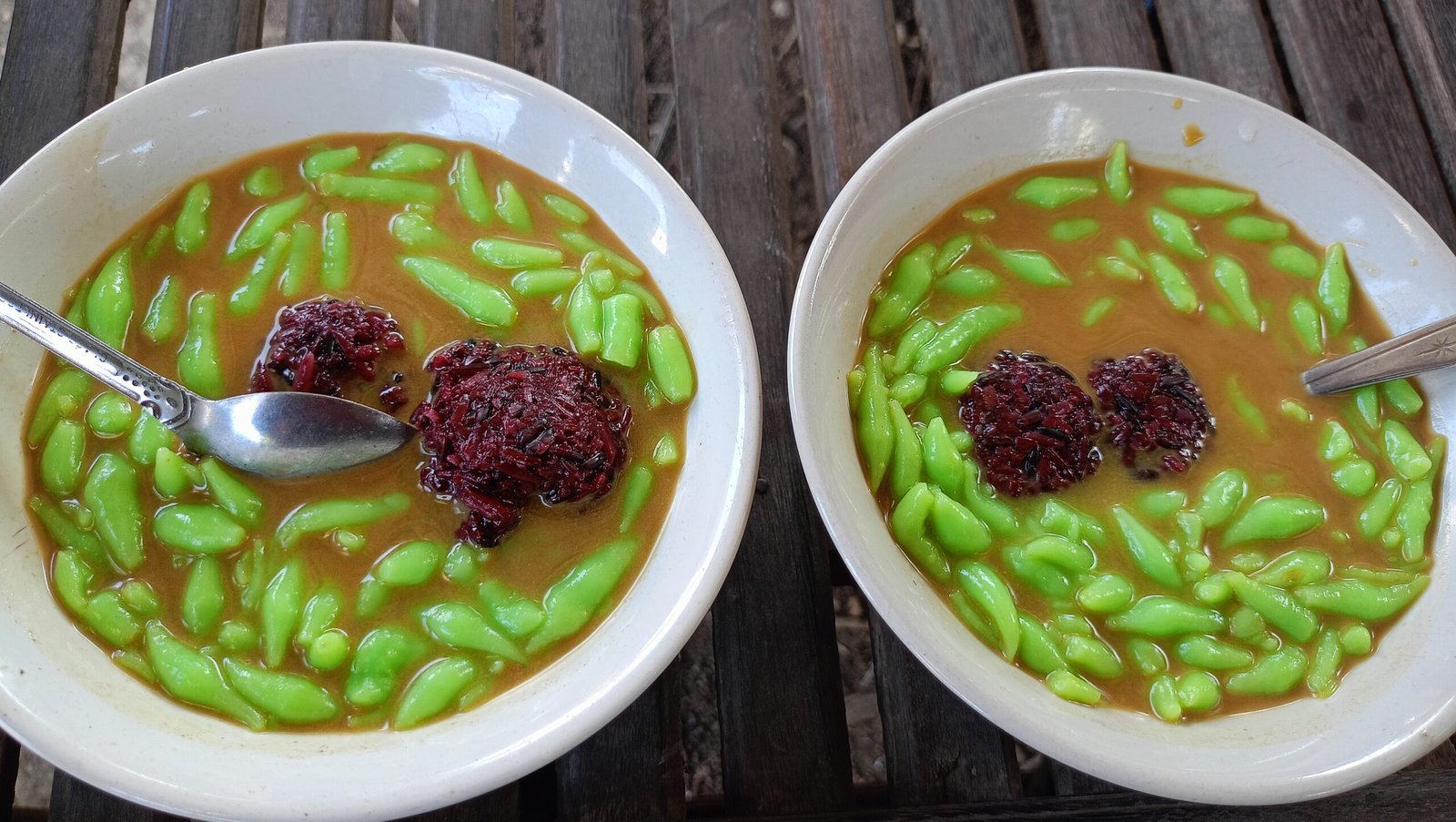 Es cendol tape beras merah minuman tradisional Indonesia