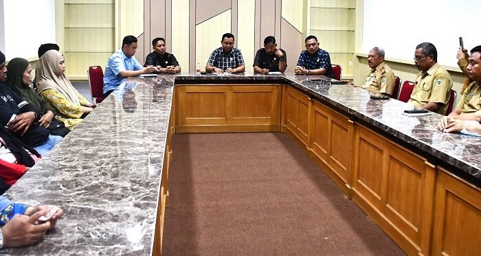 Sepi Pengunjung Usai Direnovasi Pedagang Sentral Mengadu di DPRD Pinrang