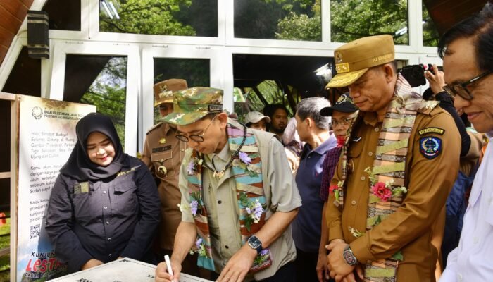 Menteri Fadli Zon Sebut Leang Leang Archaeological Park Destinasi Kelas Dunia
