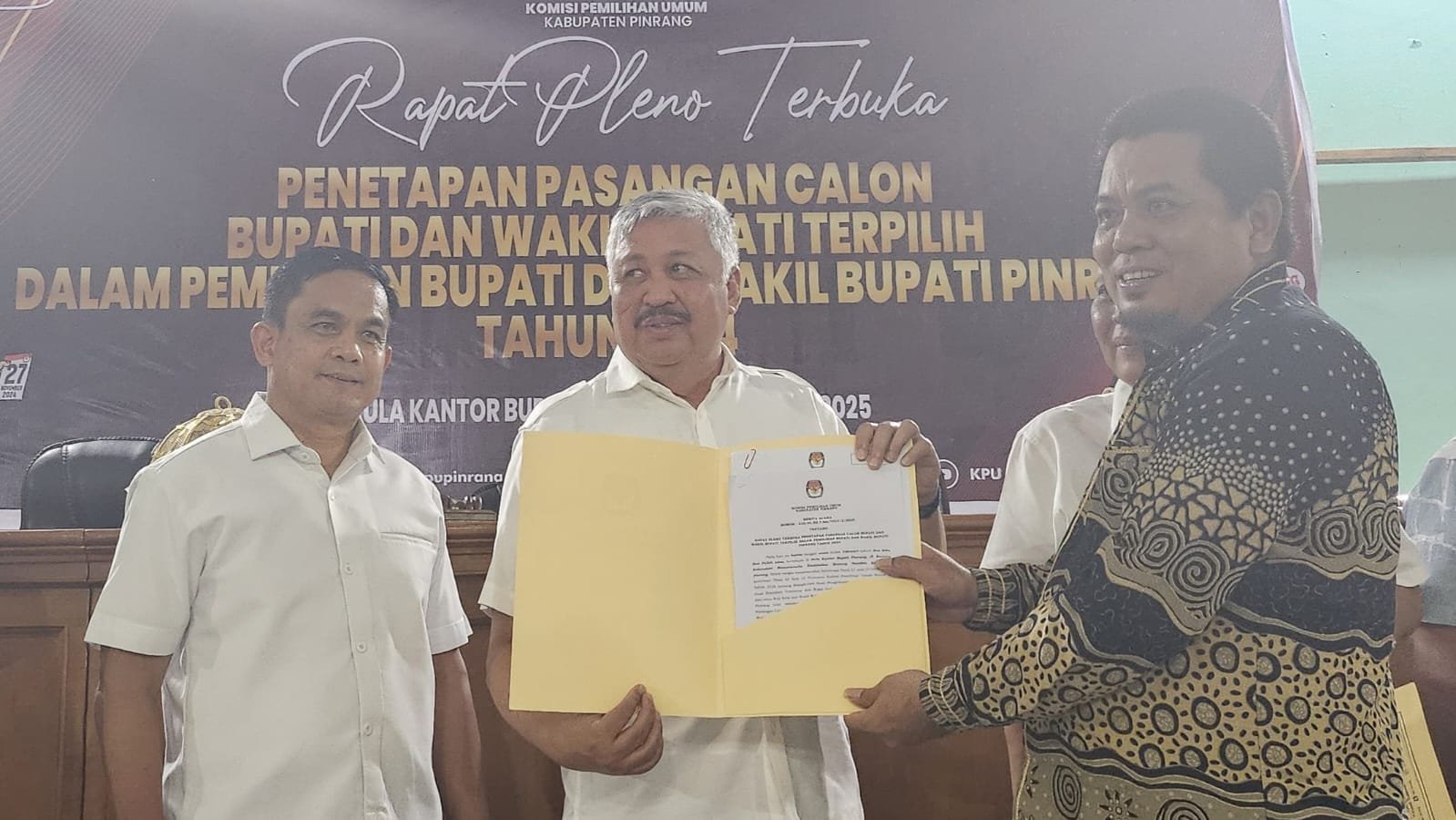 Komisi Pemilihan Umum (KPU) Kabupaten Pinrang resmi menetapkan pasangan calon bupati dan wakil bupati Pinrang Nomor Urut 2, Andi Irwan Hamid dan Sudirman Bungi, sebagai Bupati dan Wakil Bupati terpilih untuk periode 2024-2029 hasil Pilkada 2024