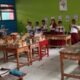 Siswa UPT SDN 1 Pinrang saat menerima paket program Makan Bergizi Gratis (MBG) yang disalurkan oleh Satuan Pelayanan Pemenuhan Gizi (SPPG) Badan Gizi Nasional Kabupaten Pinrang, Selasa (18/3/2025).