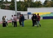 Perwakilan Federasi Sepak Bola ASEAN (AFF) bersama panitia pelaksana (Panpel) PSM Makassar melakukan inspeksi di Stadion BJ Habibie, Parepare