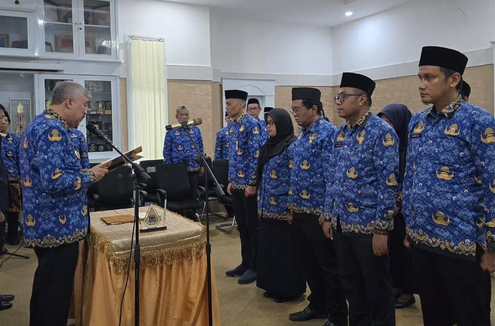 Bupati Pinrang, Andi Irwan Hamid resmi mengambil sumpah dan mengukuhkan Andi Fahruddin Renreng sebagai Kepala Bapperida Pinrang. Selain itu Bupati Irwan Hamid juga melantik Pejabat Tinggi Pratama serta Administrator lingkup Badan Perencanaan Pembangunan, Riset, dan Inovasi Daerah (Bapperida) Kabupaten Pinrang