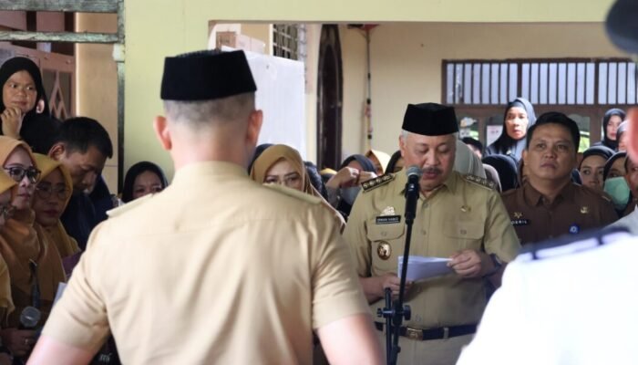 Bupati Pinrang Melepas Jenazah Camat Tiroang Andi Ansaruddin Maramat