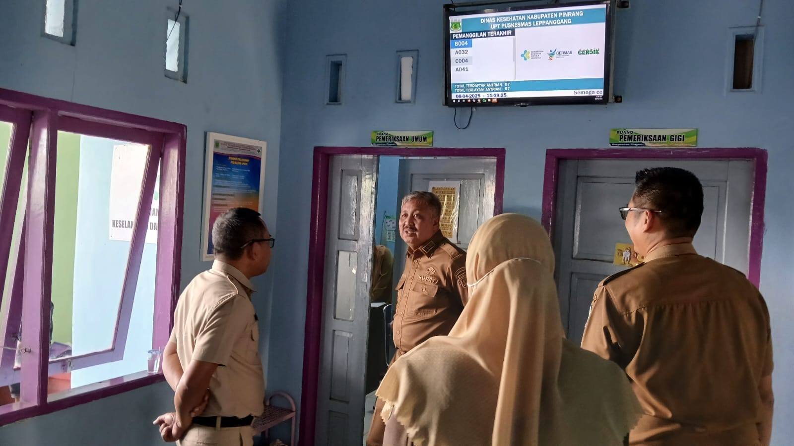 Bupati Pinrang Irwan Hamid Lakukan Sidak Hari Pertama Kerja di PKM Leppangang, Pastikan Pelayanan Kesehatan Berjalan dengan Baik