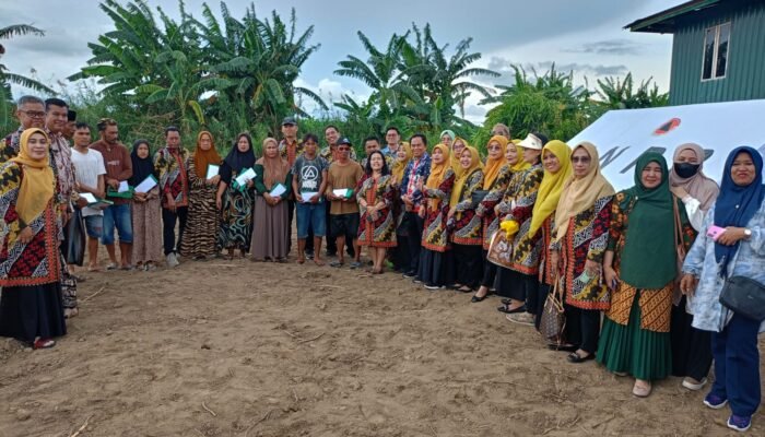 Dinkes Pinrang Salurkan Bantuan Kemanusiaan Korban Angin Kencang di Desa Salipolo