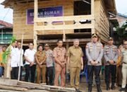 HUT Bhayangkara ke-79, Polres Pinrang Bedah Rumah Warga Kurang Mampu