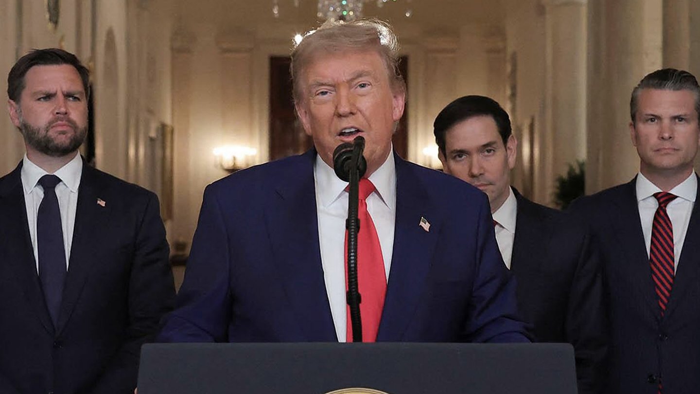 Presiden Amerika Serikat Donald Trump mengenai gencatan senjata “total dan menyeluruh” antara Israel dan Iran