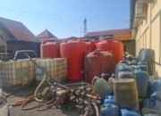 Gudang Penampungan BBM Ilegal di Pinrang Digerebek, Ribuan Liter Disita Polisi