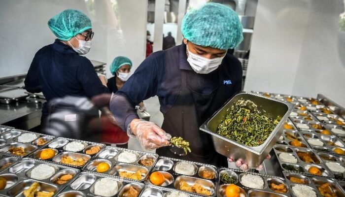 Kritik Pedas Dokter Tan: Nyawa Manusia Bukan Sekadar Statistik Kasus Keracunan MBG