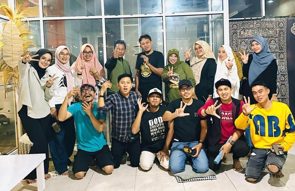 Para Master of Ceremony (MC) di Kabupaten Pinrang kembali mengaktifkan organisasi Panggung Kita (PAKI) sebagai wadah silaturahmi, berbagi pengalaman, dan peningkatan profesionalisme - angindai.com