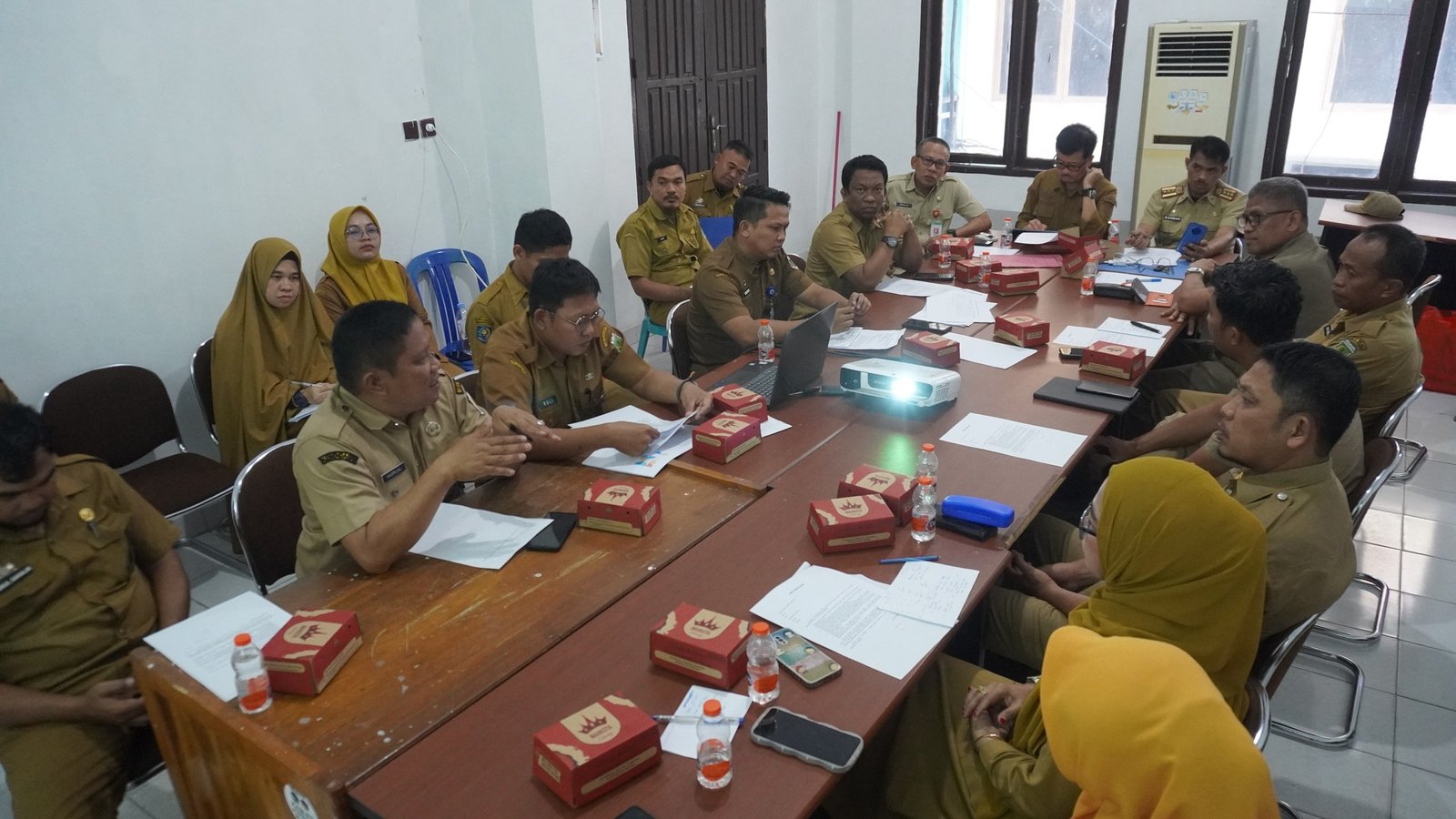 Sekda Pinrang Pimpin Rapat Koordinasi Tim Penilai Kinerja, Dorong Akuntabilitas ASN - angindai.com