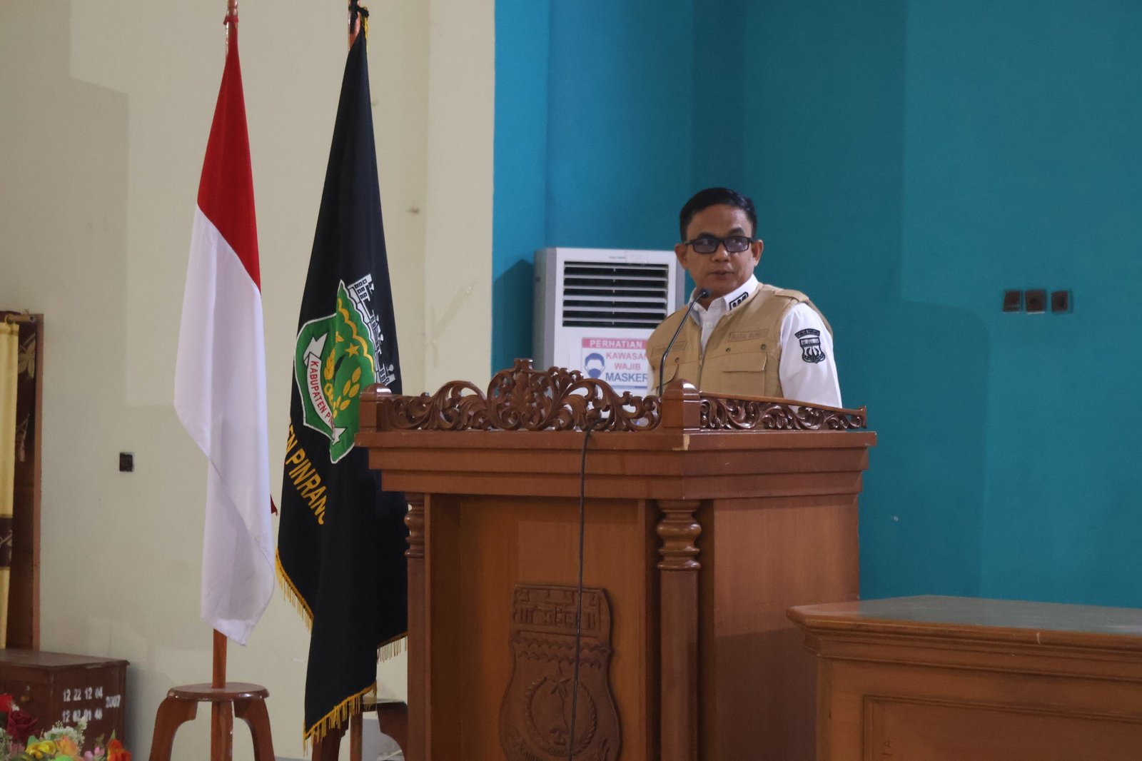 Pemerintah Kabupaten Pinrang sosialisasikan Peraturan Bupati Nomor 14 Tahun 2025 tentang Pakaian Dinas ASN untuk menyeragamkan tata tertib, menegakkan disiplin, etika, dan citra profesional ASN
