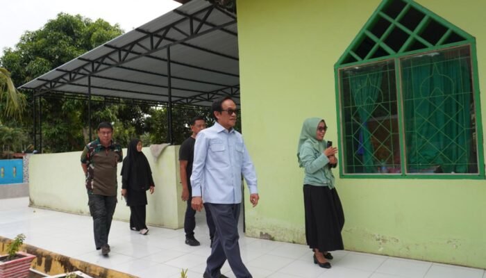 Anggota DPR La Tinro Perjuangkan Insentif Bendahara dan Operator Sekolah di Pinrang