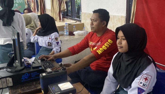 Disdukcapil Pinrang Tuntaskan Perekaman E-KTP 509 Siswa SMAN 8 Lewat Layanan Jemput Bola