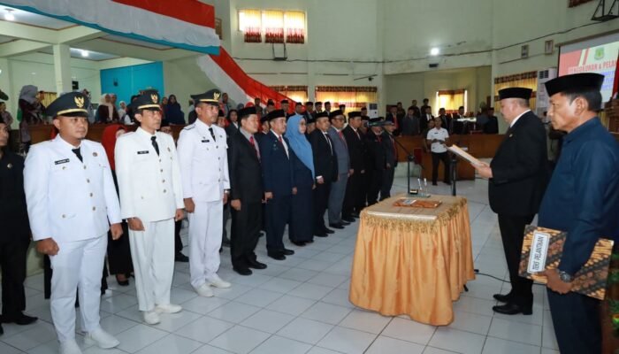 Bupati Pinrang Irwan Hamid Lantik 23 Pejabat Baru