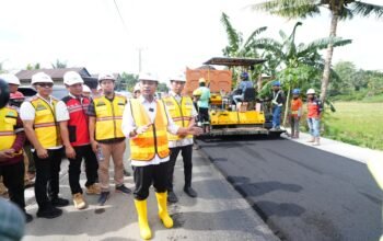 Andi Sudirman Tinjau Progres 57 Persen Preservasi Jalan MYP di Pinrang