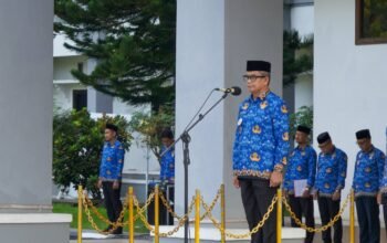 Wakil Bupati Pinrang Sudirman Bungi memimpin upacara Harkitnas ke-118. Simak poin penting amanat Menkomdigi dan implementasi program Asta Cita di Pinrang