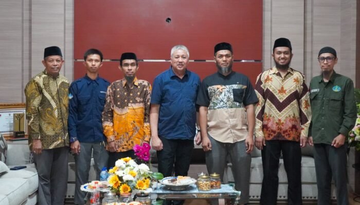 Irwan Hamid Terima Audiensi Wahdah Islamiyah Perkuat Sektor Agama