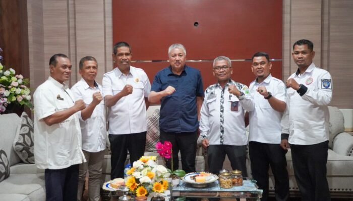 Bupati Pinrang Irwan Hamid Terima Audiensi PGRI