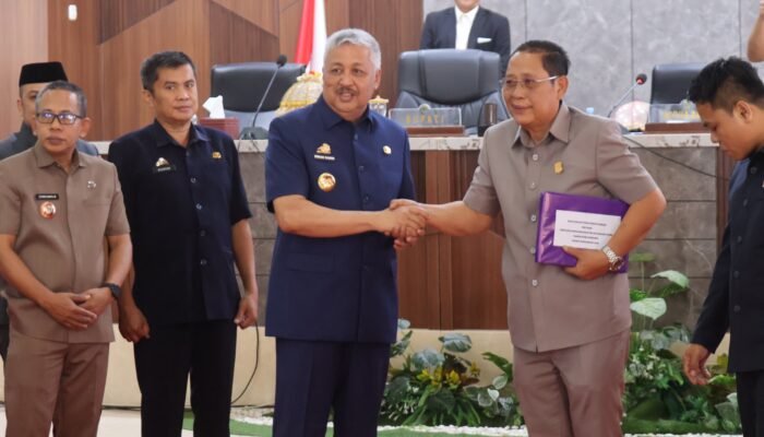 Bupati Pinrang Sampaikan LPJ APBD 2025, Surplus Rp22 Miliar
