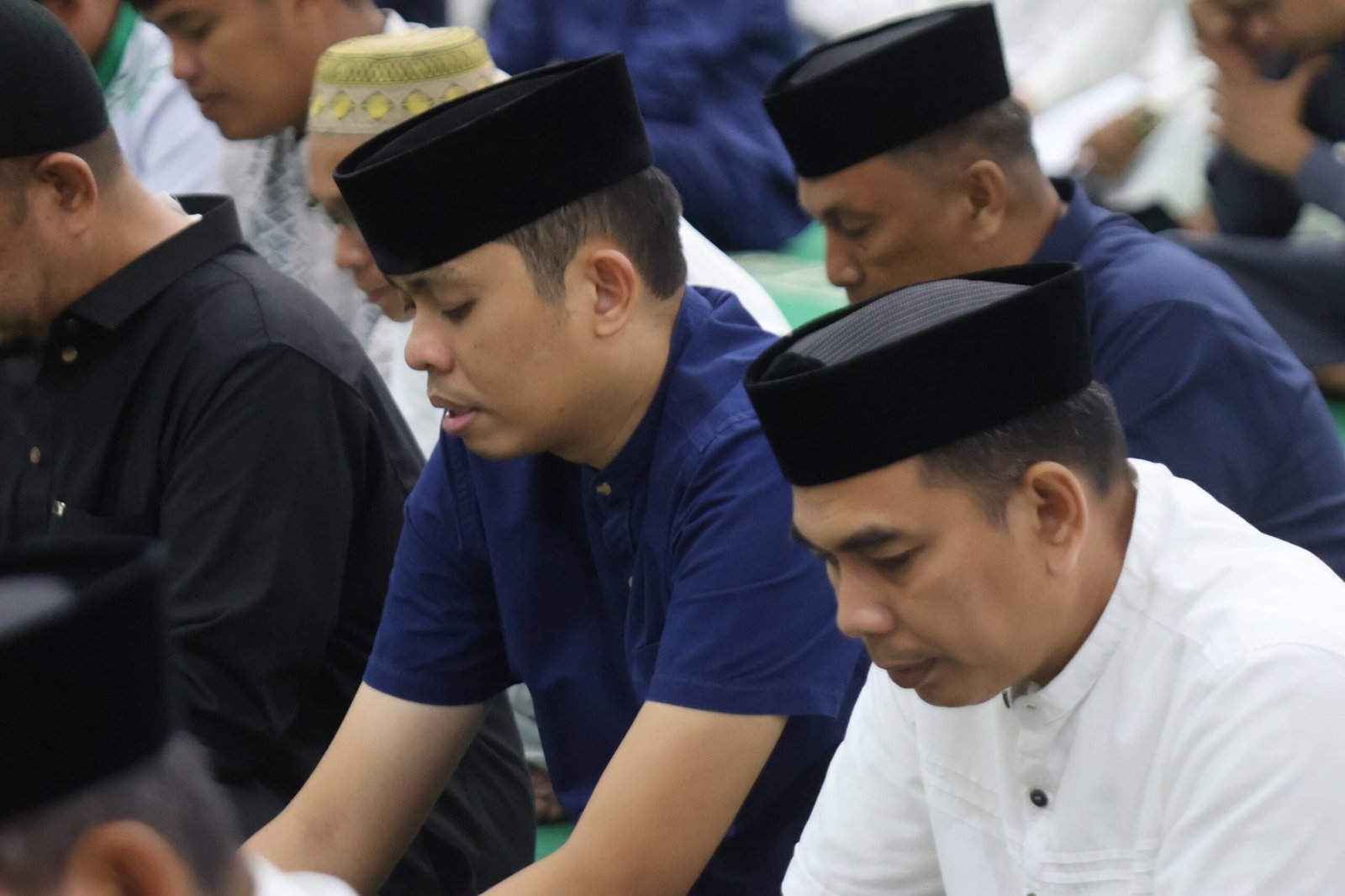 Pemerintah Kabupaten Pinrang menggelar doa dan zikir bersama menyambut Tahun Baru Islam 1448 H di Masjid Agung Al-Munawwir. Bupati Irwan Hamid mengajak warga perkuat kontribusi