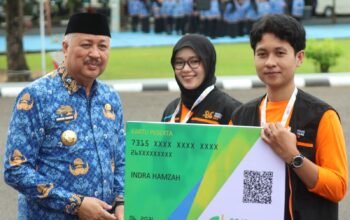 Bupati Pinrang H.A. Irwan Hamid resmi mencanangkan Sensus Ekonomi 2026. Data akurat dari sensus ini akan menjadi landasan utama pembangunan daerah