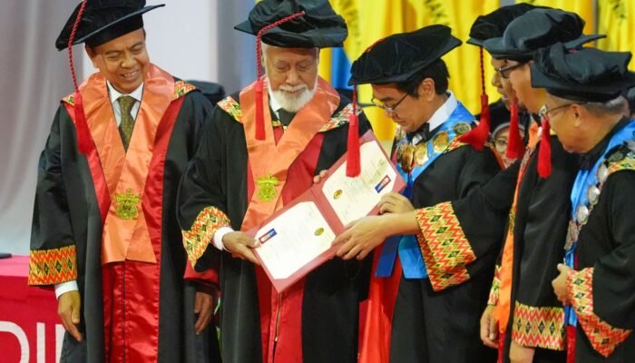 UNHAS Penganugerahan Gelar Doctor Honoris Causa kepada Perdana Menteri Timor-Leste Xanana Gusmao