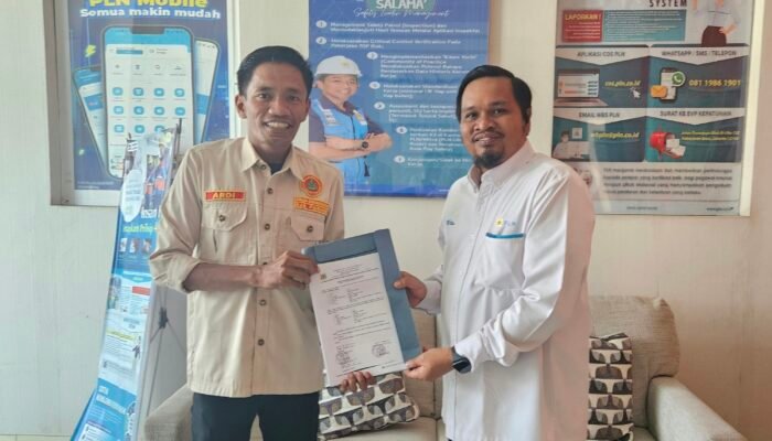 PLN dan Pemuda Muhammadiyah Salurkan Listrik Gratis bagi Warga Kurang Mampu