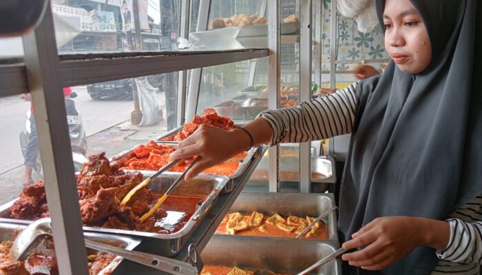 Harga Tomat Melonjak, Kuliner Makanan Ikut Naik