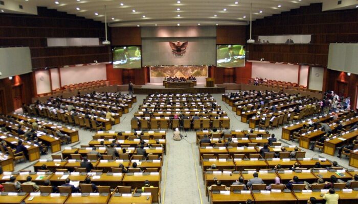 Meski 5 Tahun Menjabat Anggota DPR Akan Terima Gaji Pensiun