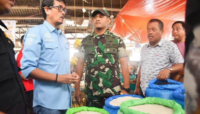 Pantau Pasar Sekda Pinrang Ungkap Harga Bahan Pokok Fluktuatif