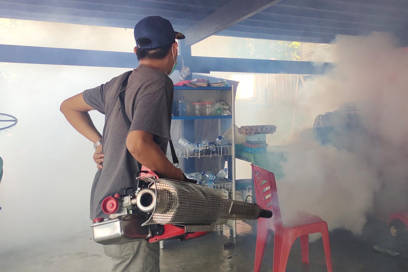 Cegah kasus DBD, Dinas Kesehatan Pinrang Fogging Rumah Warga (IST)