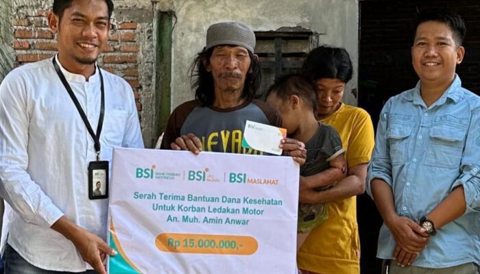 Program BSI Maslahat, BSI Pinrang Salurkan Bantuan Kemanusiaan ke Korban Kebakaran di Desa Padakkalawa