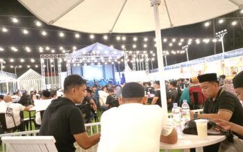 Corawali Food Court merupakan tempat yang berlokasi di Jalan Serigala, Maccorowalie, Kabupaten Pinrang