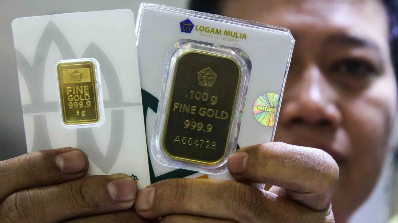 Harga Emas Antam Turun jadi Rp1,3 Juta Per Gram