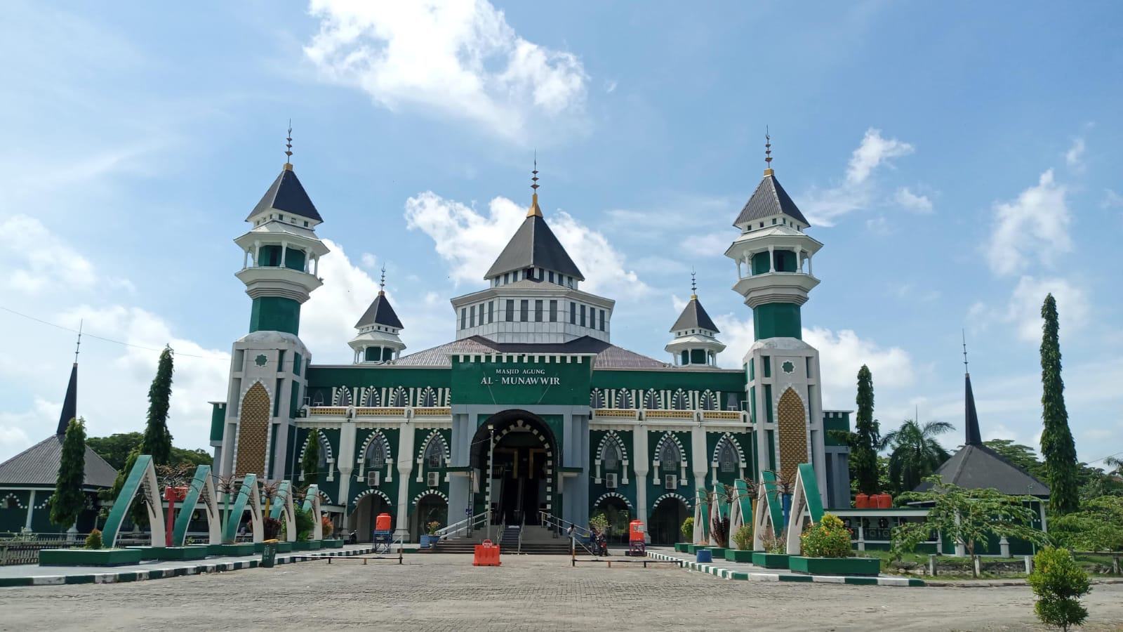 Masjid Agung Al Munawwir Kabupaten Pinrang