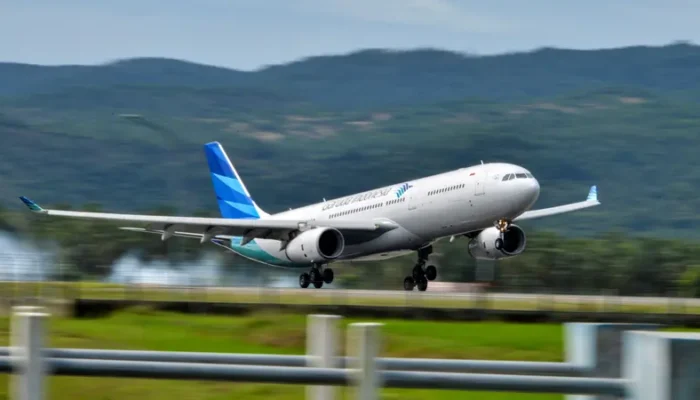 Pesawat Garuda Indonesia, Terbakar di Udara Angkut 450 CJH Sulsel