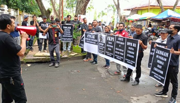 Jurnalis Pinrang Bersuara Menolak Revisi RUU Penyiaran dan Seleksi KPID Sulsel